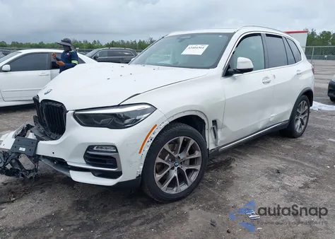 2021 BMW X5 xDrive40I z USA, uszkodzony, nr VIN 5UXCR6C03M9E76411